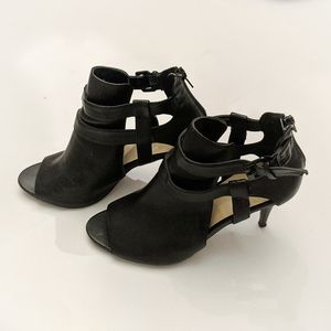 EUC Nine West Gladiator Heels